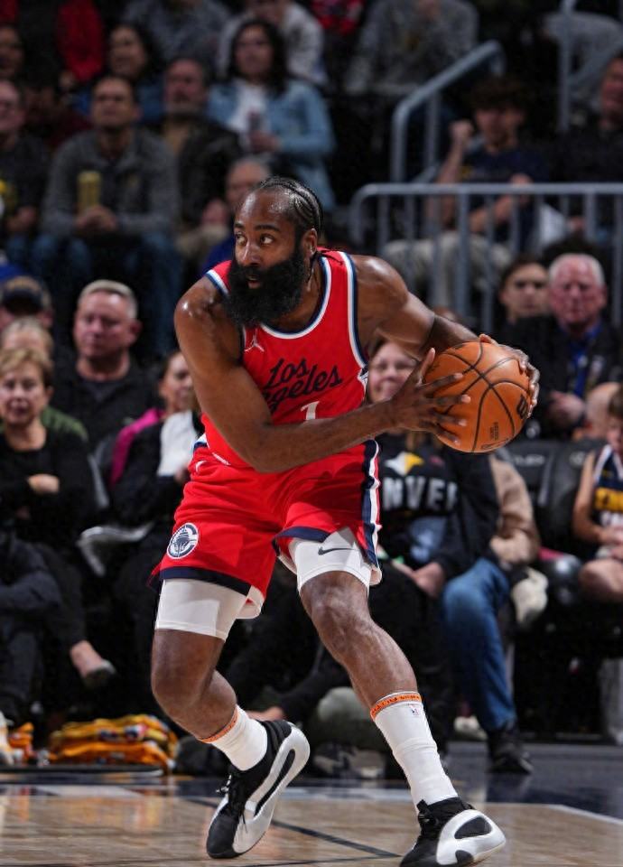 赛后突围战来临，洛杉矶快船围绕NBA总决赛单刀错失，底气十足，轮换策略成焦点的简单介绍开云娱乐