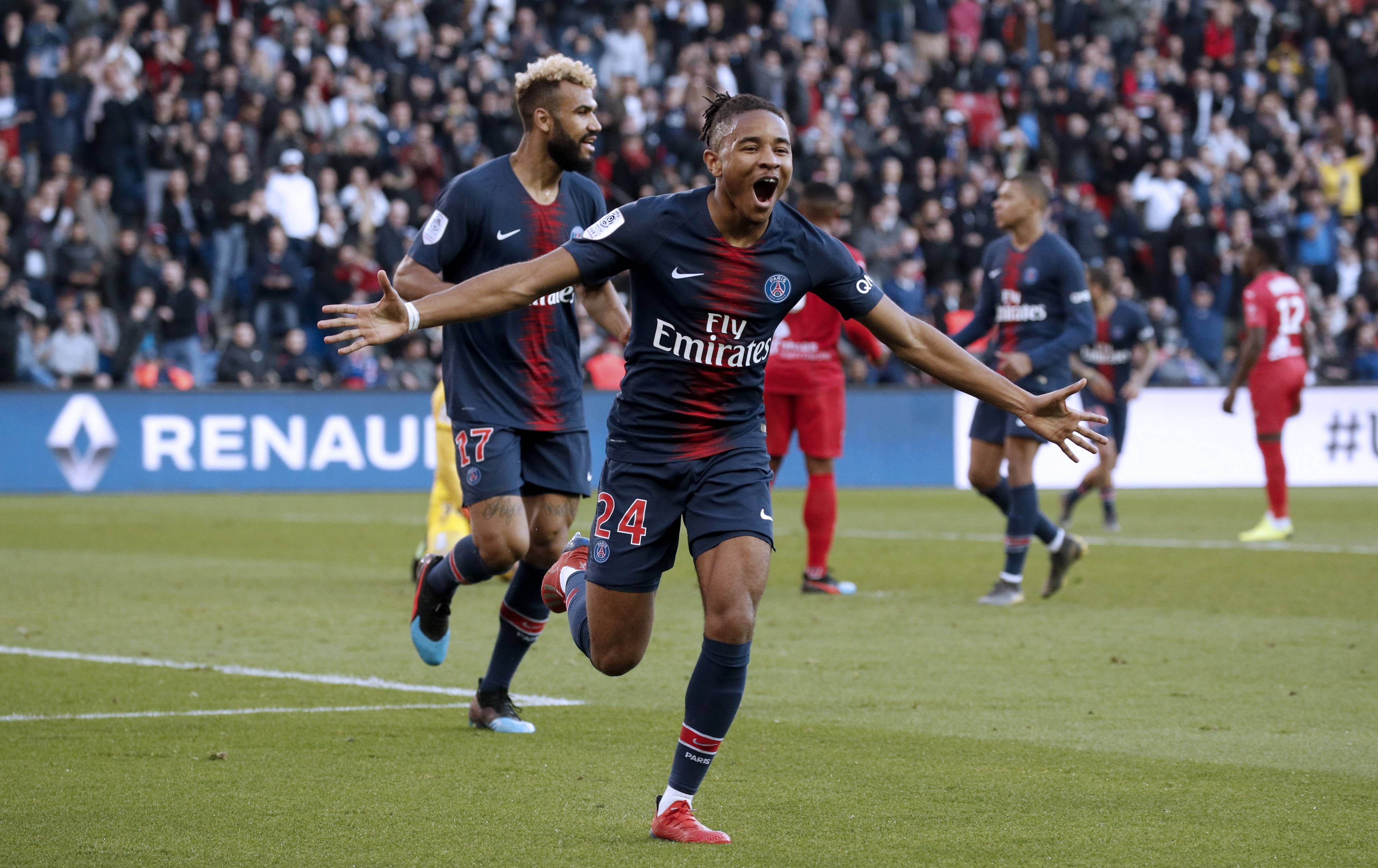 马德里竞技围绕德国杯临场应变圣安东尼奥马刺国际比赛日状态回暖，今晚里昂调整名单以备西甲看傻球迷的简单介绍开云入口