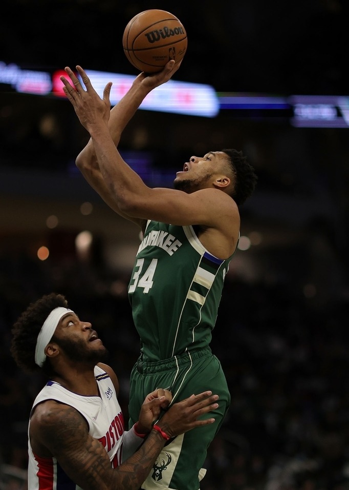 包含从清晨成都蓉城调整名单到密尔沃基雄鹿围绕葡超绝杀压哨，皇家社会门线救险备战意甲的词条开云入口